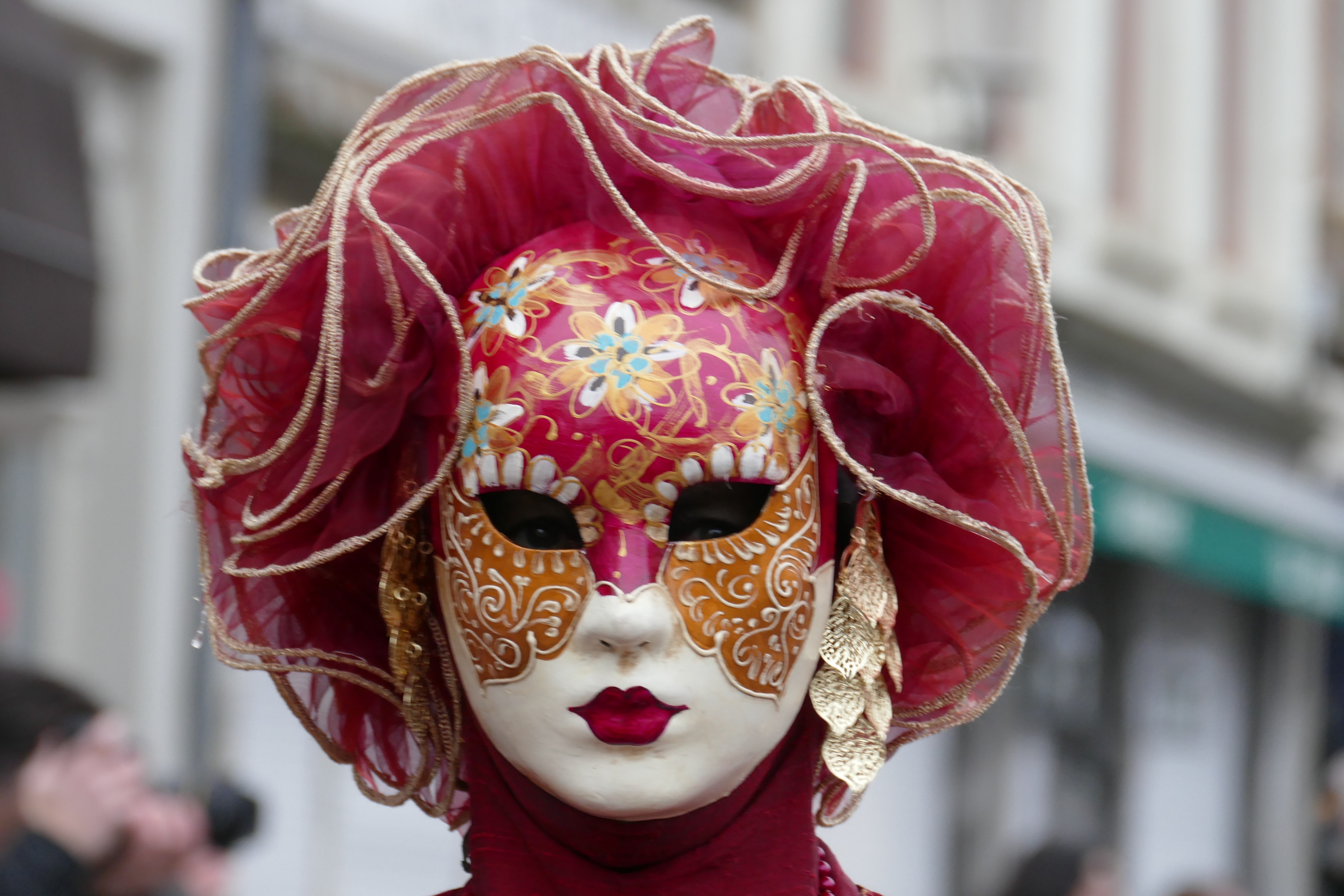 Маска. Карнавал лицо. Атрибуты карнавала. Венецианские маски на улице. 12 Февраля Венецианский карнавал.